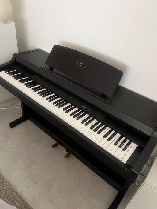 Piano Yamaha Clavinova