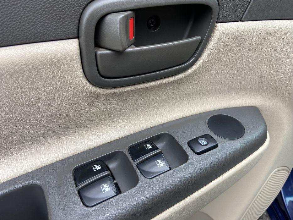 Продам HYUNDAI 97 т ПРОБЕГ состояние идеальное
