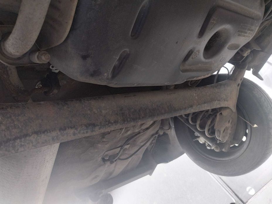 oś tylna belka tarcze Toyota Yaris I 99-05r, części