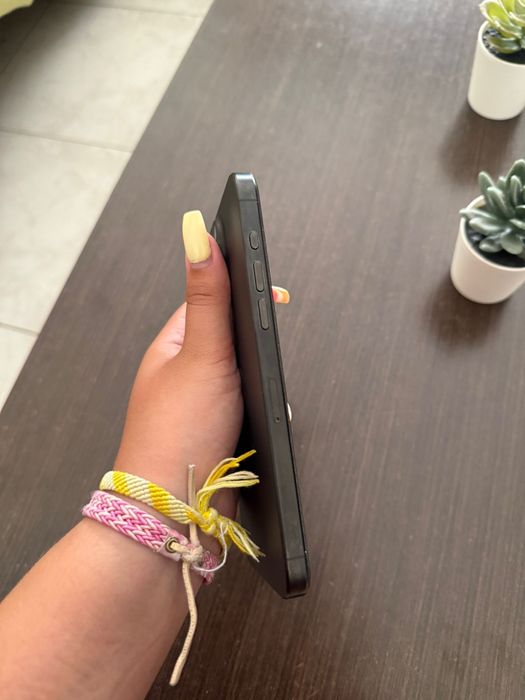 Iphone 15 Pro Max como novo