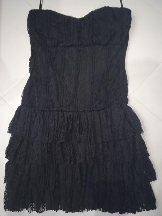 Vestido preto elegante sofisticado