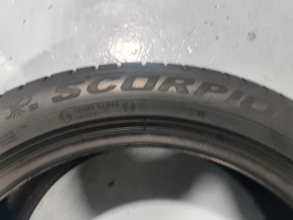 2 pneus semi novos 255-45R19 Pirelli - Oferta dos Portes r
