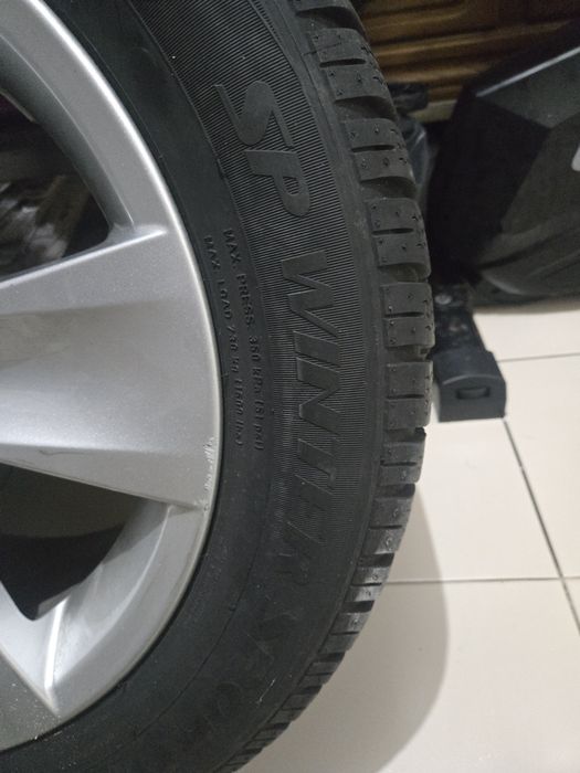 Jantes BMW 17' originais em perfeito estado + Pneus Dunlop como novos
