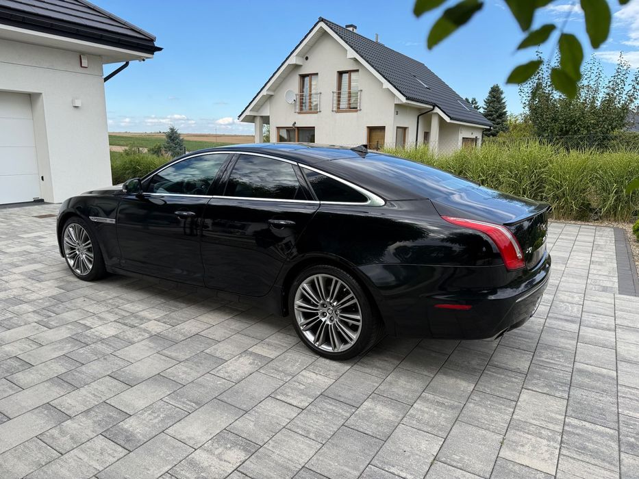 Jaguar XJ