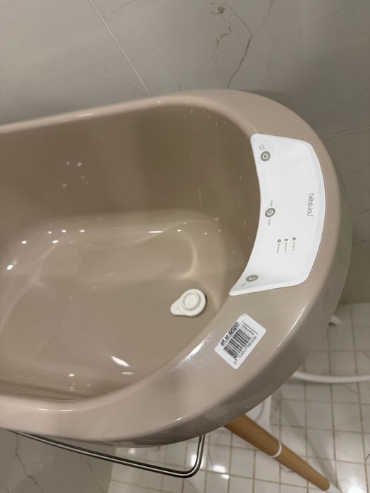 Banheira com termômetro