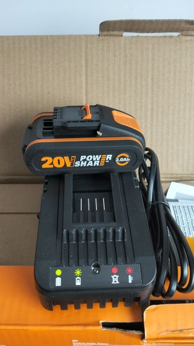 WORX Nożyce Akumulatorowe do żywopłotu WG261E + AKU 20V 2,0Ah + Ładowa