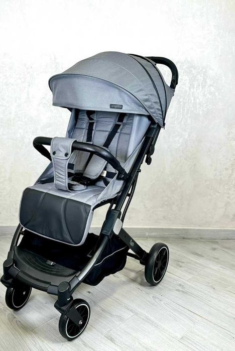 Прогулочная детская коляска bambi