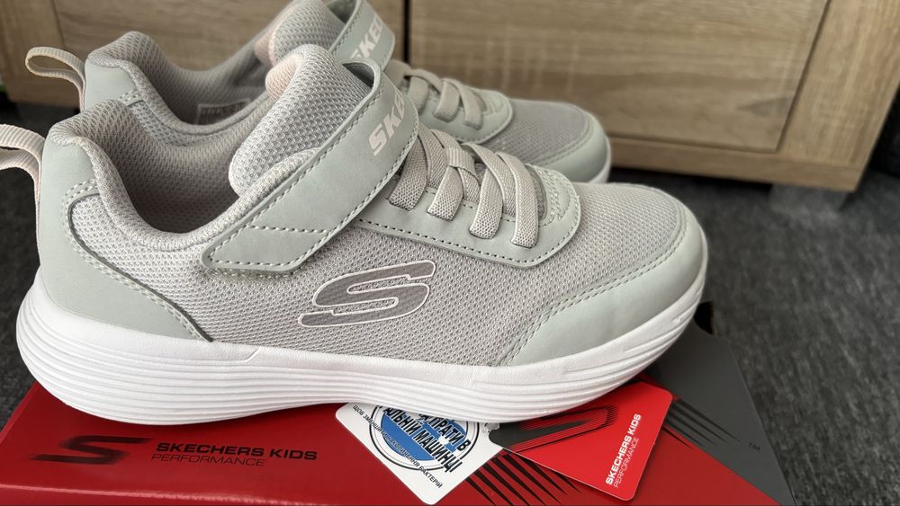 Skechers,кросівки,взуття