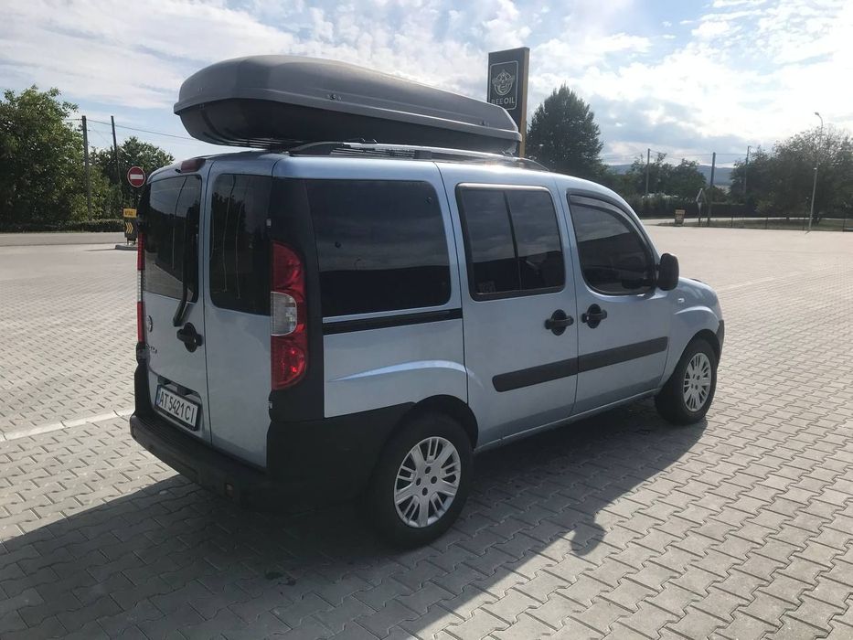Продам сімейний автомобіль фіат добло