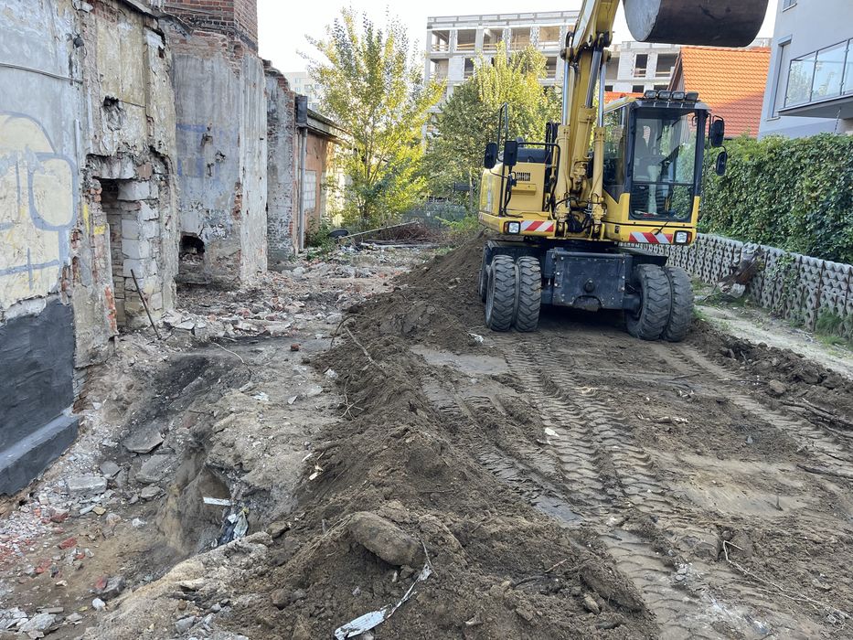 Transport Wywrotka Koparka kołowa Prace ziemne Przygotowanie terenu
