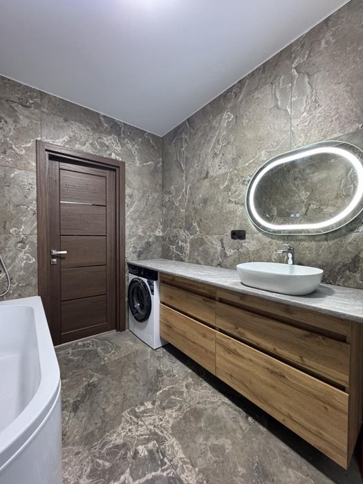 Продам  БЕЗ КОМІСІЇ новий будинок з ремонтом 80 км від м. Києва