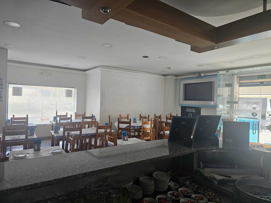 TRESPASSE Espaço comercial equipado, pronto a trabalhar