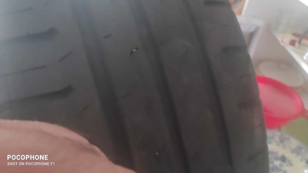 Vendo pneus continental