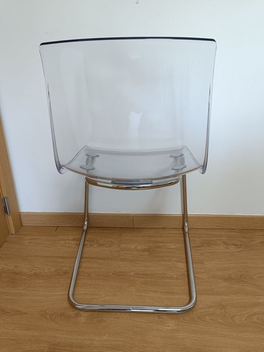 Cadeira transparente IKEA TOBIAS