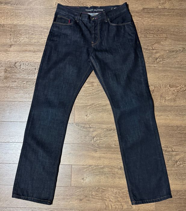 Джинсы Tommy Hilfiger.