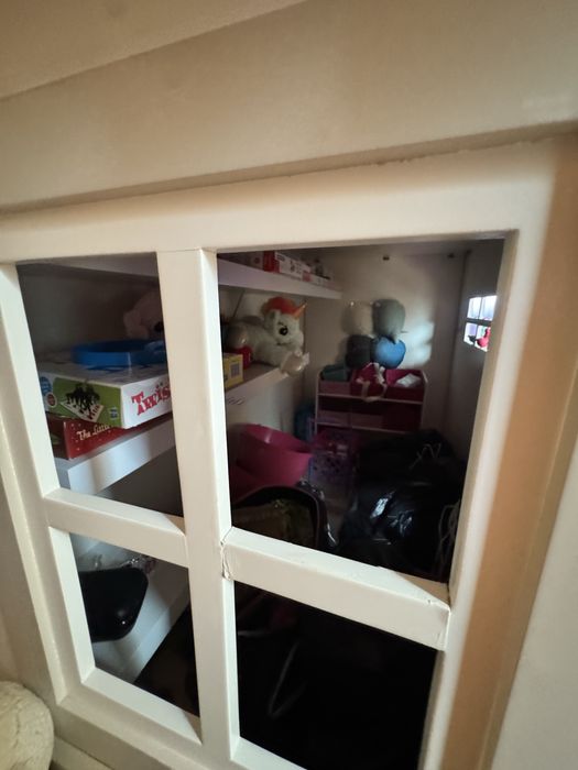 Cama Casa Com Arrumos por Baixo e Colchão em Cima