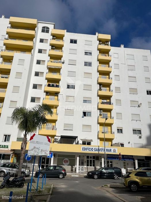 Apartamento com piscina e lugar de garagem na praia da rocha — Portimão, Faro
