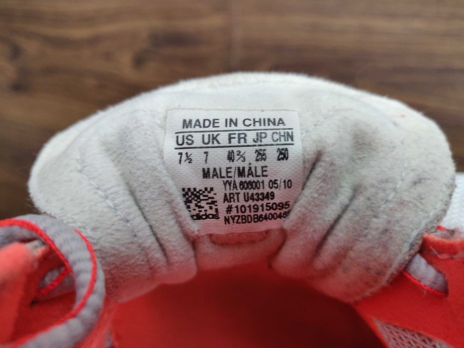 Adidas training  яркие кроссовки р .40,5 стелька 25,5 см. серые