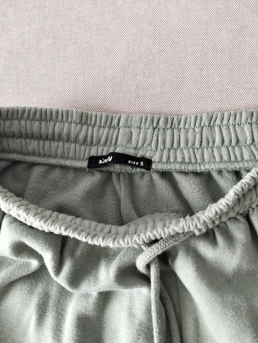 Groszkowy damski dres z kapturem plus spodnie