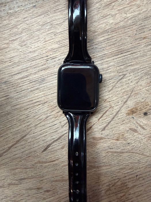 Apple Watch SE 86% baterii