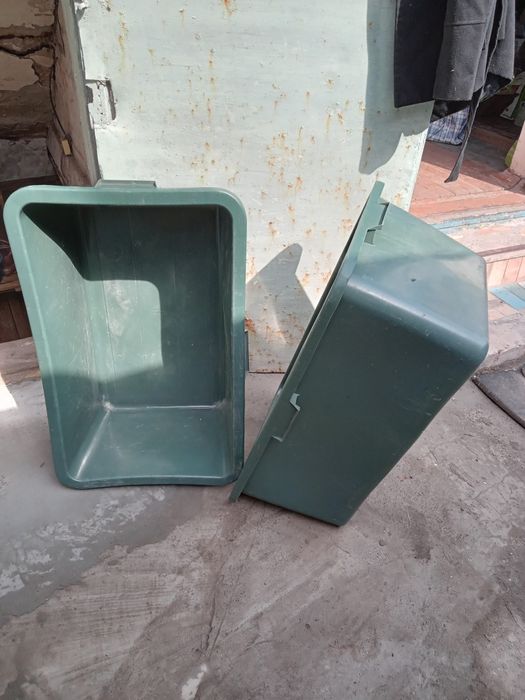 Продам 2 ванночки плассмас. Самовивоз.80×40