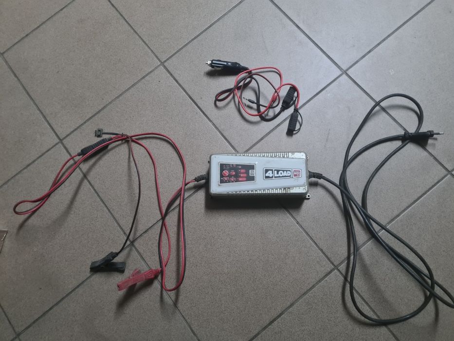 Prostownik - ładowarka 12/24V  7.0A. 4Load Charge Box 7.0