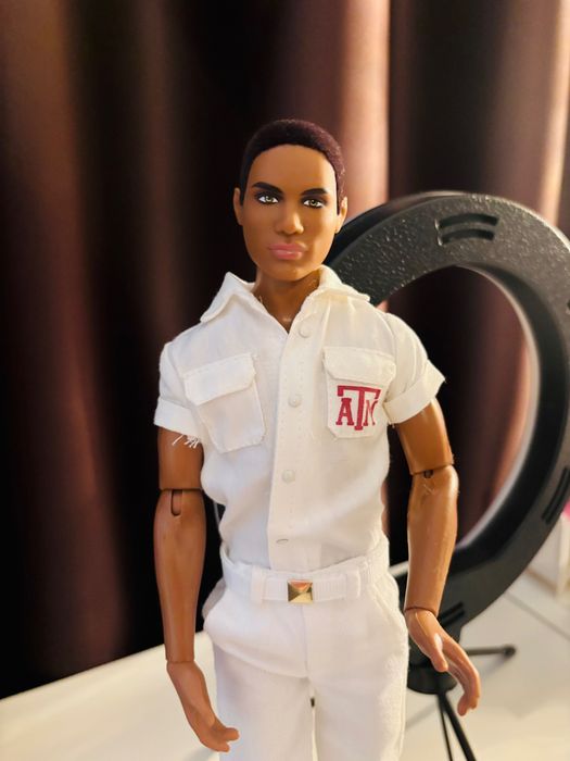 Кен Barbie Texas A&M University African-American Ken Doll