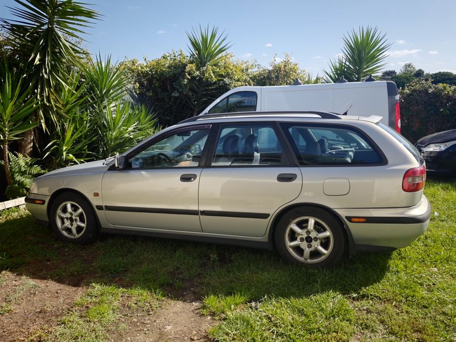 Volvo V40 combi gasolina 1.8 — photo 3