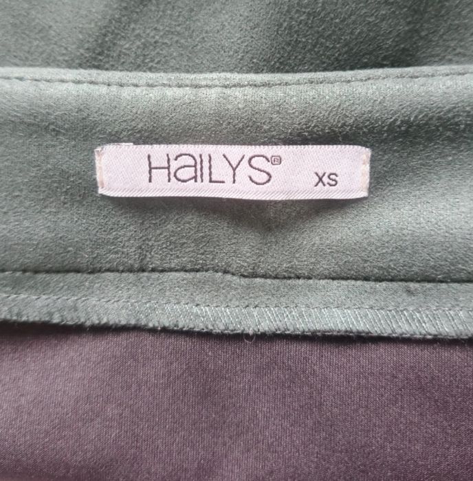 Damska spódnica w kolorze butelkowej zieleni