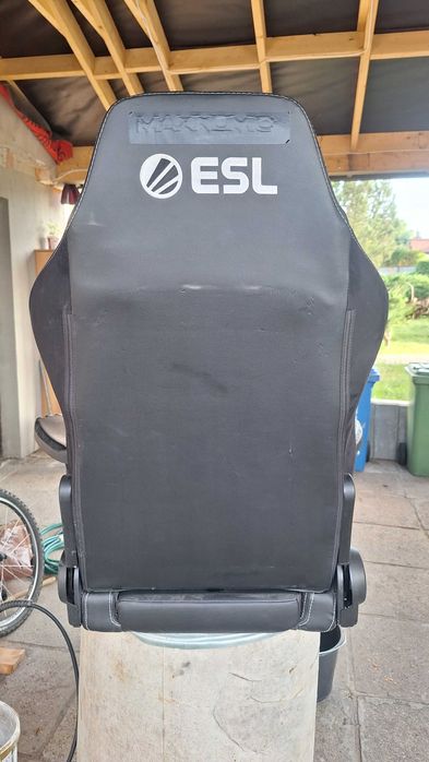 fotel gamingowy esl