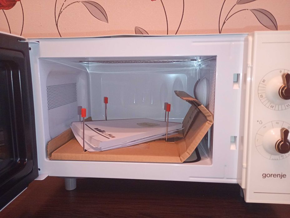 Мікрохвильова піч Gorenje MO4250CLI Нова