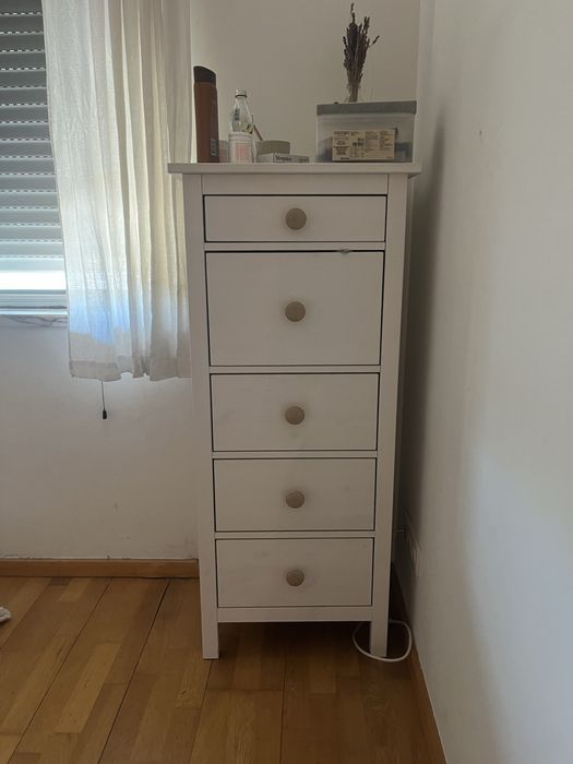 Comoda IKEA com puxadores Zara Home