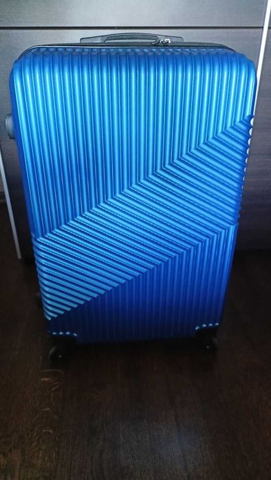 Большой чемодан валіза пластикова велика L  93-99 л  75x50x30-32 см