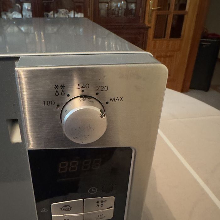 Micro-ondas LG 900W em bom estado – totalmente funcional