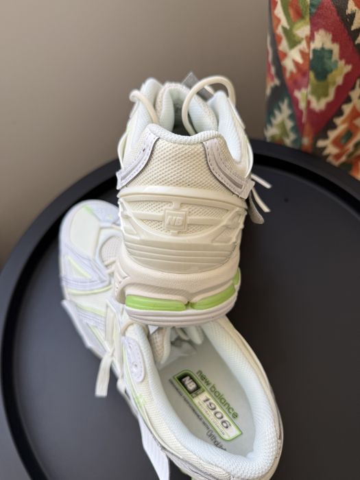 Кросівки New Balance 1906A White Білі Dragon Berry