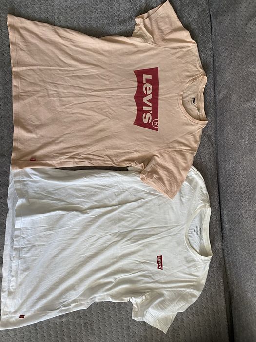 Футболки різних брендів, рок груп