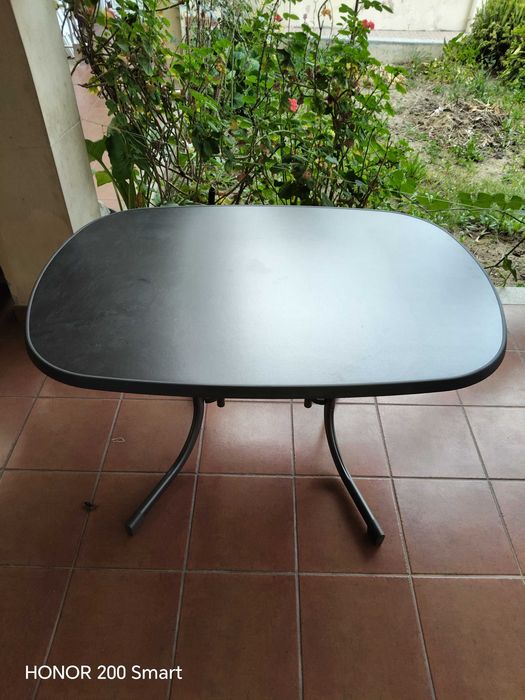 Mesa de jardim oval