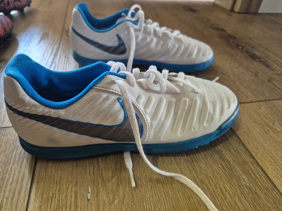 Halówki nike 38 białe