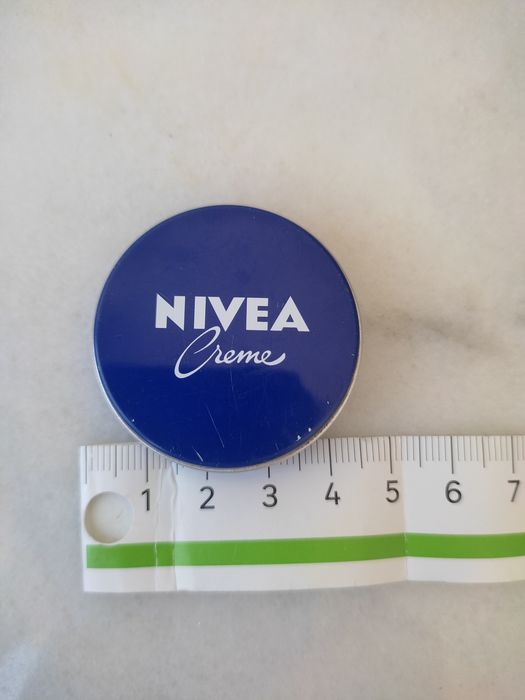 Miniatura antiga lata Nívea
