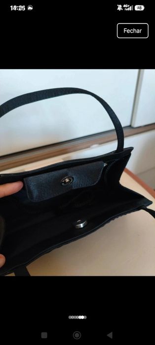 Bolsa de cerimónia NOVA, nunca usada. Tecido acetinado.