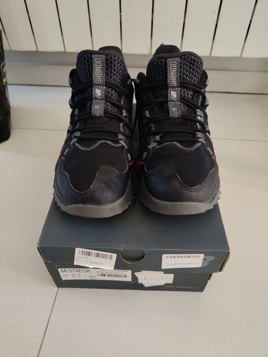 Buty new balance MTS shark