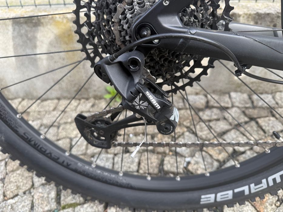 Rower elektryczny RADON Jelaous Hybrid  (CUBE) Silnik Bosch CX 625 kWh