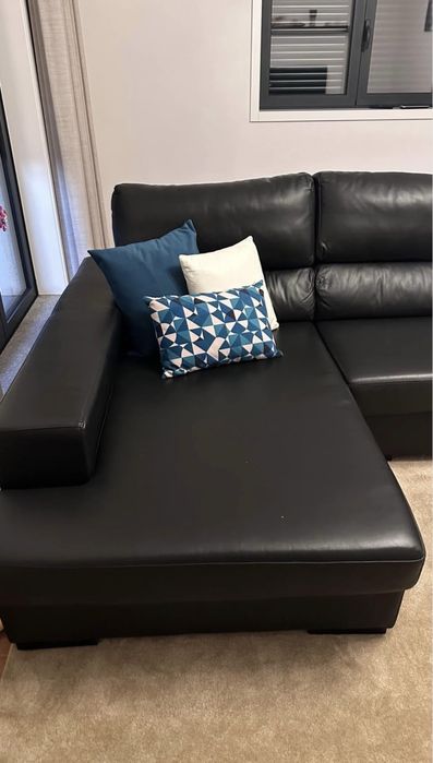Sofá Cabedal Preto