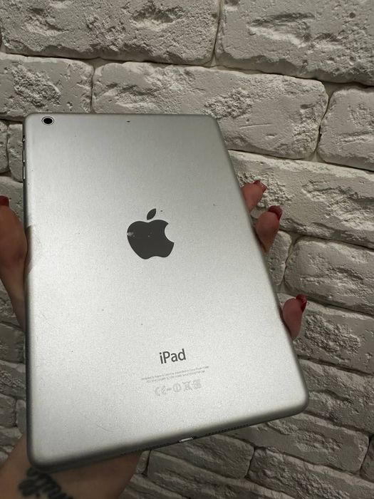 iPad mini 2 16 ГБ з чохлом