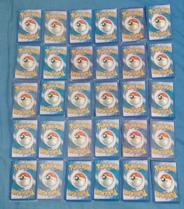 Conjunto de 71 Cartas Pokémon (Reprodução/Não Originais)
