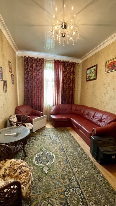Продаж великогабаритної 2-кімнатної квартири в районі Еліт Клуб.