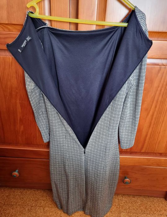 Vestido com padrão castanho e preto, curto e justo Mango, tamanho XS