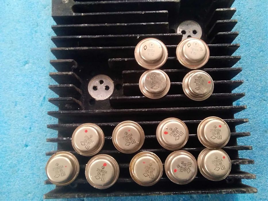 Советские транзисторы 2т803, п210,2т903