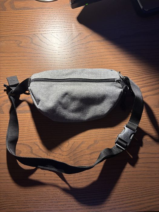 Bolsa eastpak como nova