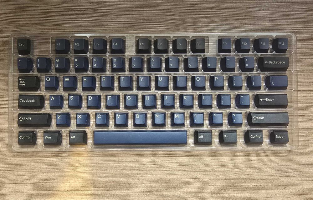 Nasadki na klawisze - Keycapy PBT double-shot, klony GMK Blue Samurai